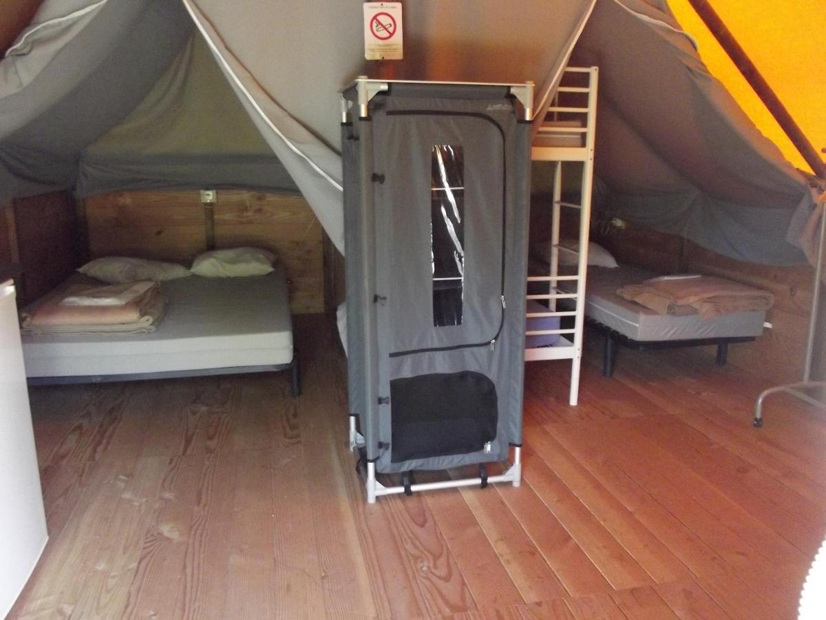 Camping Le Nid Du Parc Вилар-ле-Домб Екстериор снимка