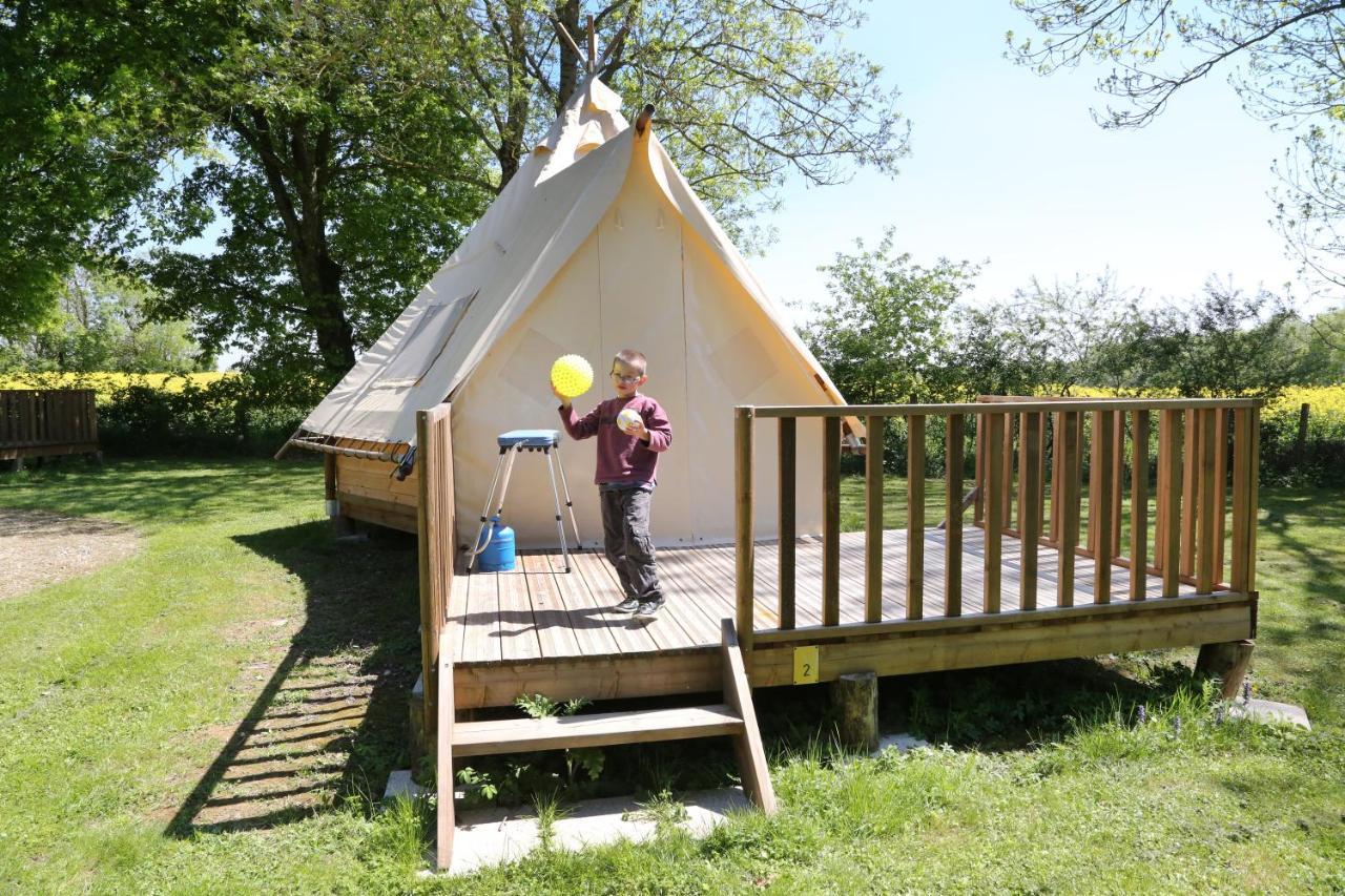 Camping Le Nid Du Parc Вилар-ле-Домб Екстериор снимка
