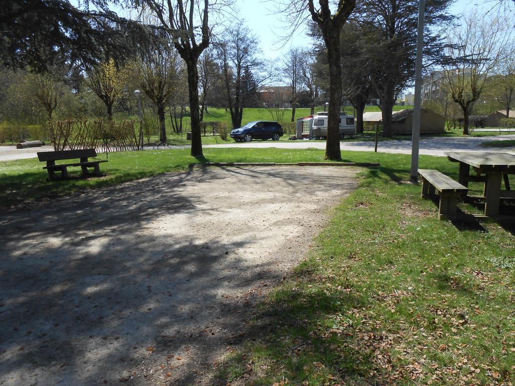 Camping Le Nid Du Parc Вилар-ле-Домб Екстериор снимка